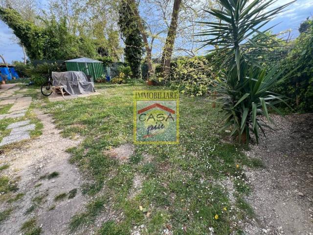 Vendesi villa a schiera a Pisa via della Foce, 11, Marina di Pisa