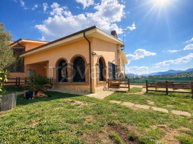 Vendesi villa a schiera a Poggio Nativo via Peschieta, 9