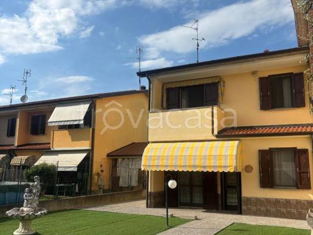 Vendesi villa a schiera a Pozzaglio ed Uniti, Pozzaglio