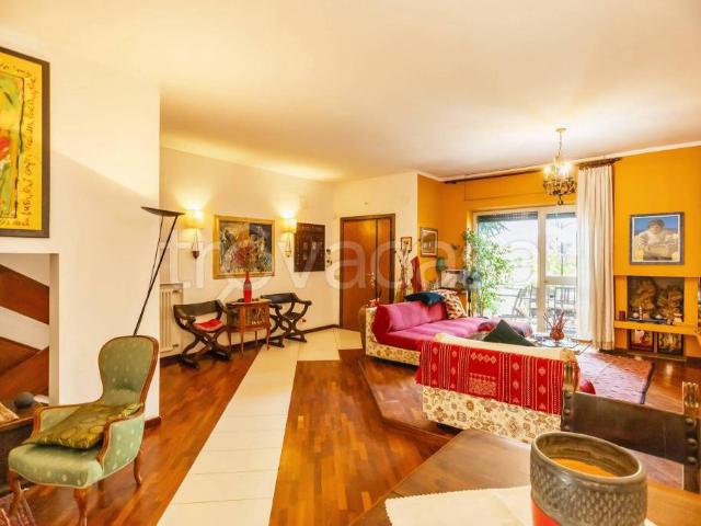 Vendesi villa a schiera a Roma via Calcinaia, 63, Nuovo Salario