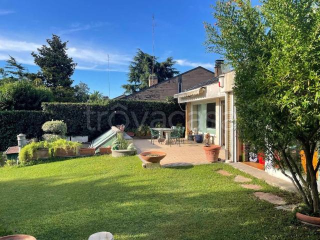 Vendesi villa a schiera a Roma via della nocetta,61, Pisana Bravetta