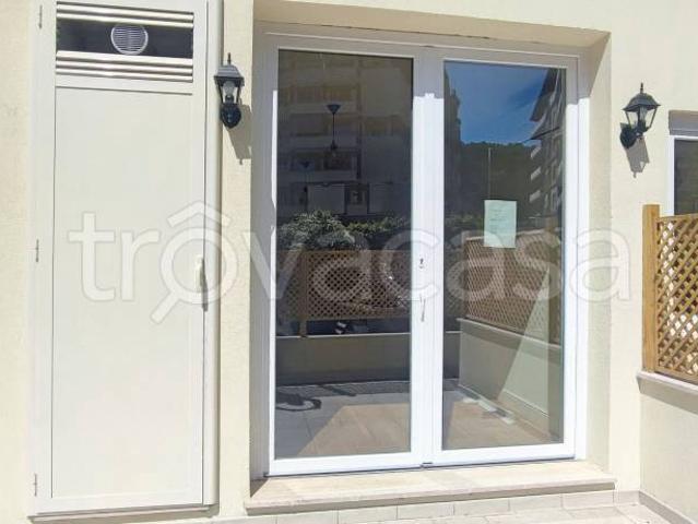Vendesi villa a schiera a Roma via della Farnesina, 172, Vigna Clara Vigna Stelluti