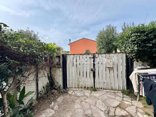 Vendesi villa a schiera a Roma via Ferecrate, Casal Palocco