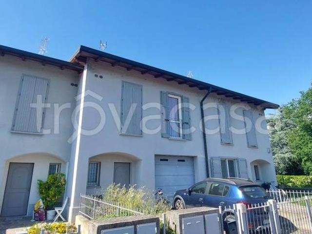 Vendesi villa a schiera a Romanengo via Don Lorenzo Milani