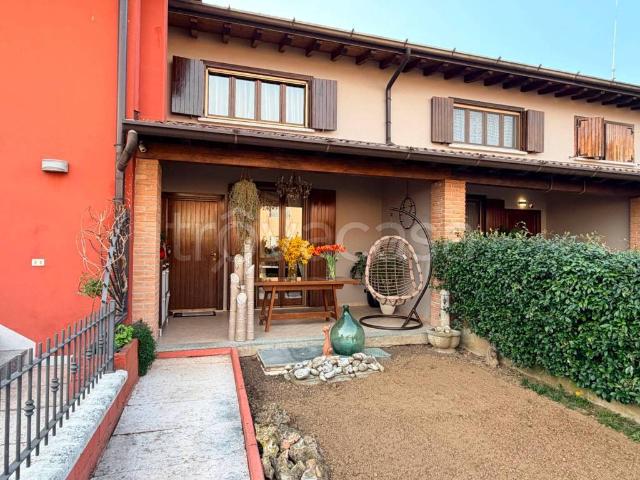 Vendesi villa a schiera a San Gervasio Bresciano via Padre Pio, 62