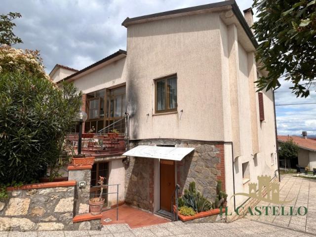 Vendesi villa a schiera a Sanfatucchio, Castiglione del Lago