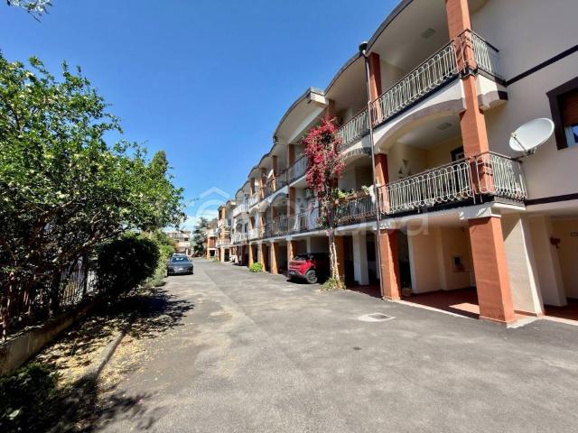 Vendesi villa a schiera a Sant'Agata li Battiati via Giovanni Corsaro, 19