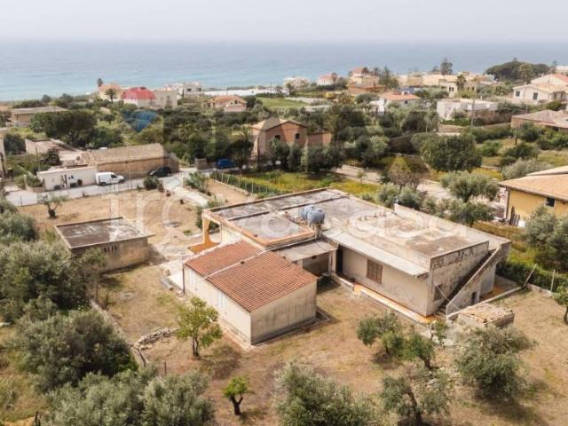 Vendesi villa a schiera a Scicli via Tolstoj, 107 b, Cava D'aliga