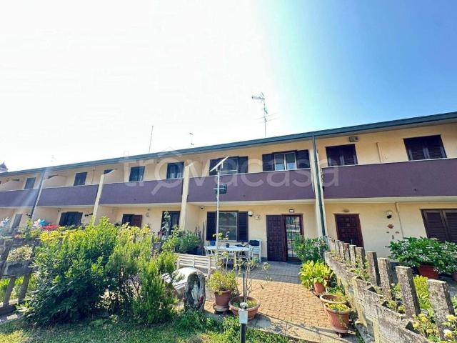 Vendesi villa a schiera a Siziano via Roma, 5