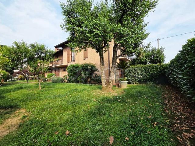 Vendesi villa a schiera a Treviolo viale Papa Giovanni XXIII