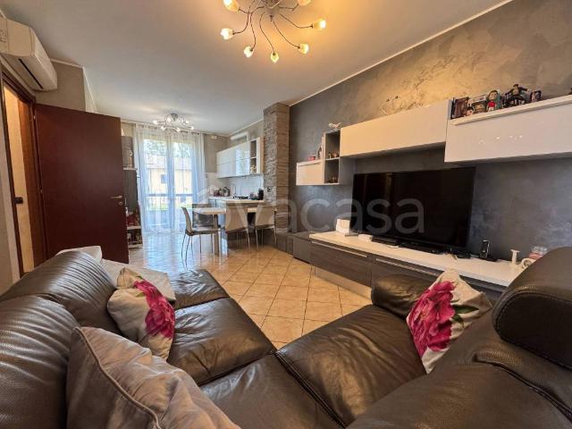 Vendesi villa a schiera a Trezzano sul Naviglio via San Cristoforo, 120