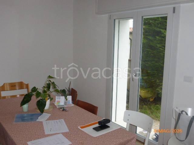 Vendesi villa a schiera a Venezia, Asseggiano