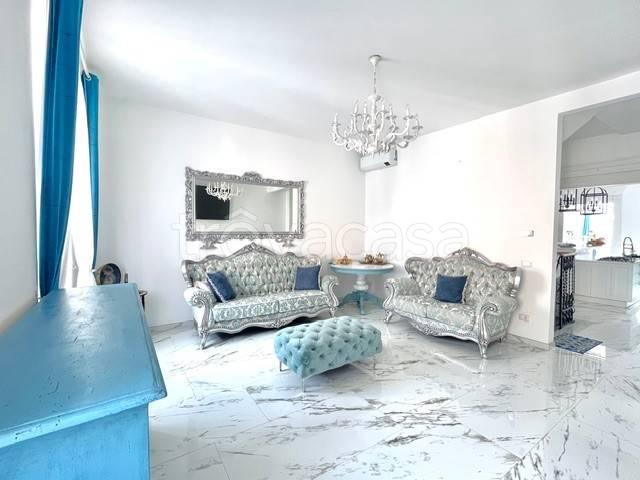 Vendesi villa a schiera a Viareggio via Amerigo Vespucci, 16