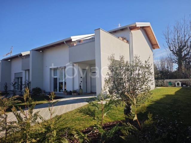 Vendesi villa a schiera ad Appiano Gentile via Monte Carmelo
