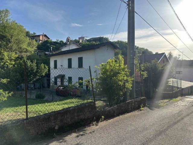 Vendesi villa a Stazzano