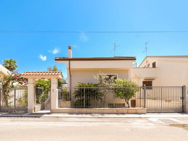 Vendesi villa a Palo del Colle