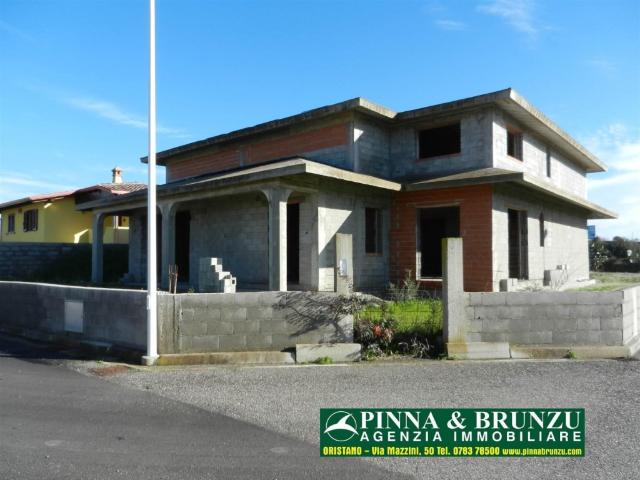 Vendesi villa a Uras