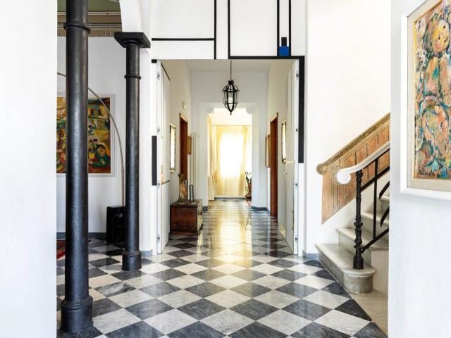 Vendesi villa a Viareggio, Torre Del Lago Puccini