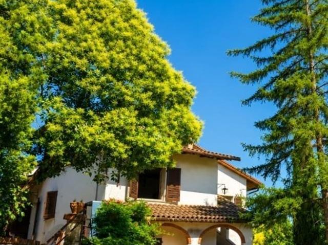 Vendesi villa ad Arezzo