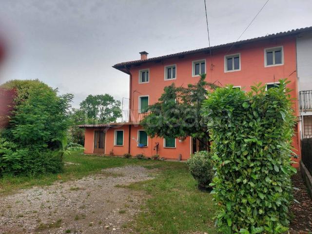 Vendesi villa bifamiliare a Codroipo via Nogarut