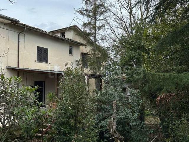Vendesi villa bifamiliare a Contigliano via Montisola