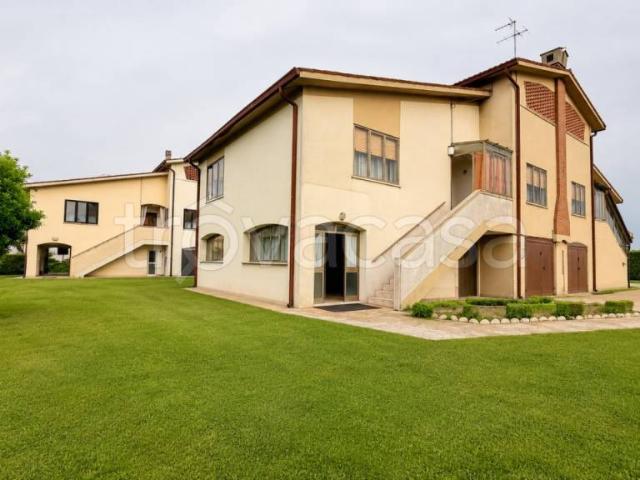 Vendesi villa bifamiliare a Correzzola via Vanezza, 48