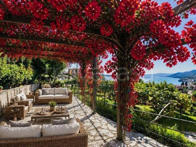 Vendesi villa bifamiliare a Camogli via Romana, 3