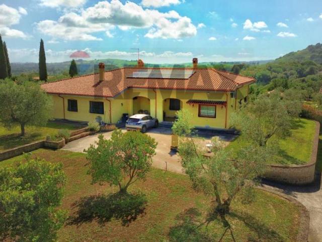 Vendesi villa bifamiliare a Campagnano di Roma strada di Macchiano, 2