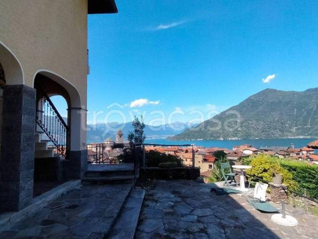 Vendesi villa bifamiliare a Cannobio