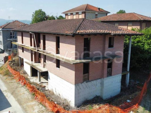 Vendesi villa bifamiliare a Castagnole delle Lanze via 4 Novembre, 48