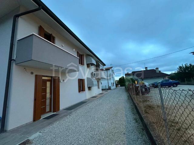 Vendesi villa bifamiliare a Castelfranco Veneto via Pagnana
