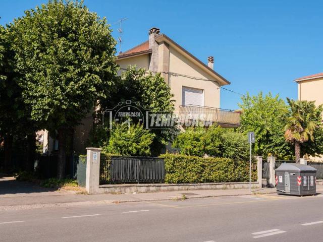 Vendesi villa bifamiliare a Castenaso via Bruno Tosarelli 74