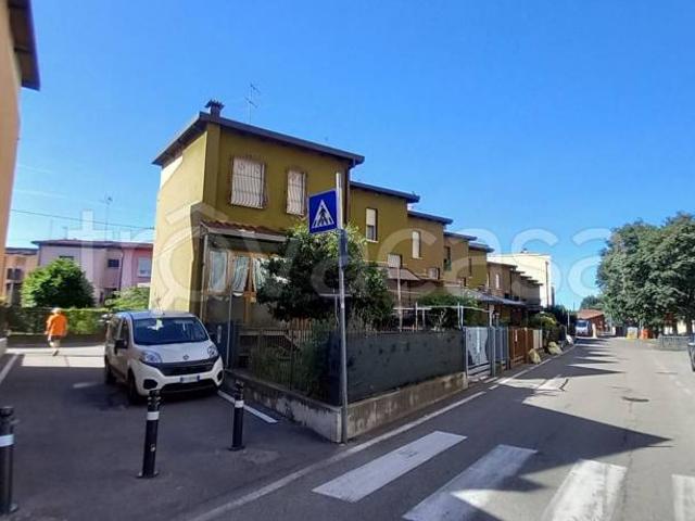 Vendesi villa bifamiliare a Bergamo via Massimo d'Azeglio, 19, Canovine