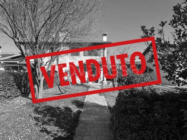 Vendesi villa bifamiliare a Bertiolo
