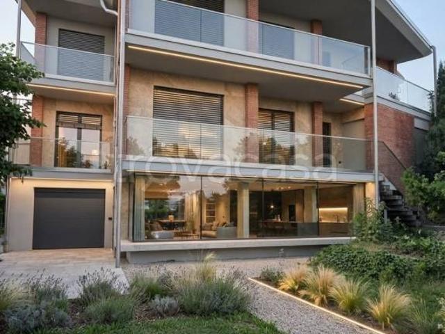Vendesi villa bifamiliare a Gorla Maggiore via Roma, 11