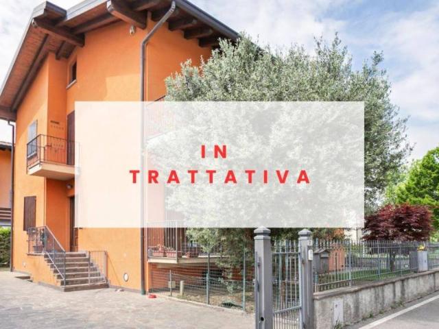 Vendesi villa bifamiliare a Gorle via Europa
