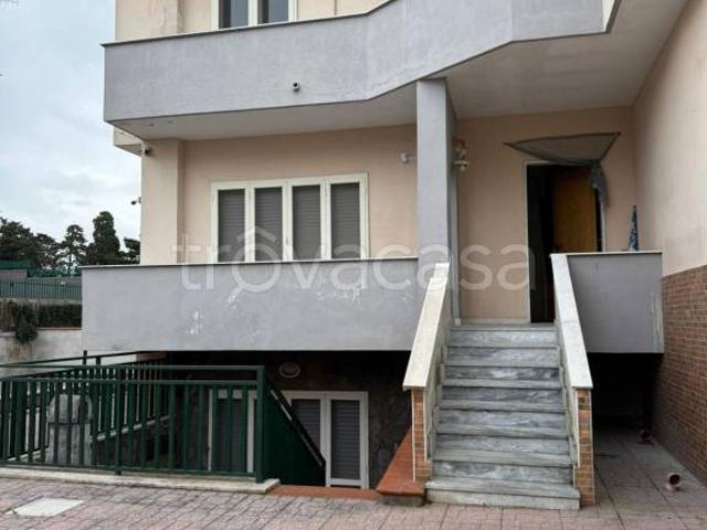 Vendesi villa bifamiliare a Giugliano in Campania via Staffetta, Lago Patria