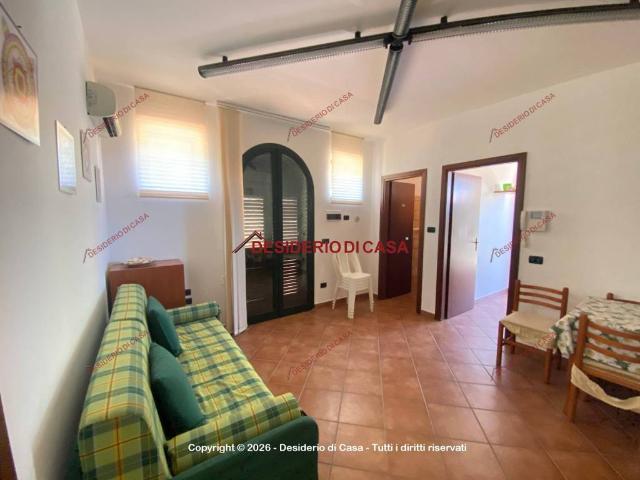 Vendesi villa bifamiliare a Gioiosa Marea