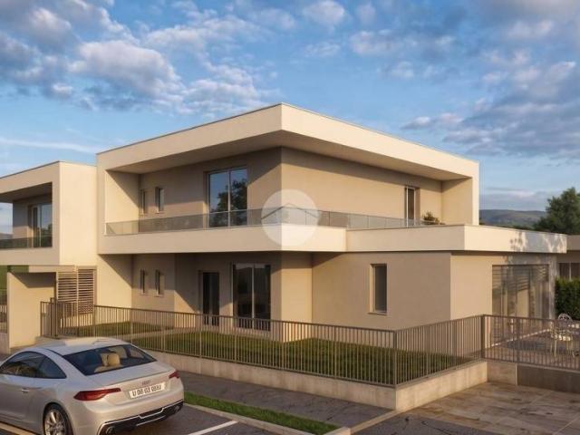 Vendesi villa bifamiliare a Erbusco