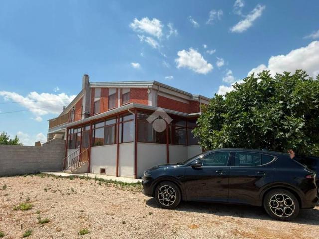 Vendesi villa bifamiliare a Foggia, Salice Nuovo