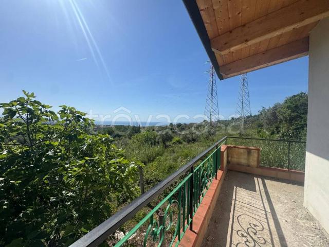 Vendesi villa bifamiliare a Formia via gesso paradiso