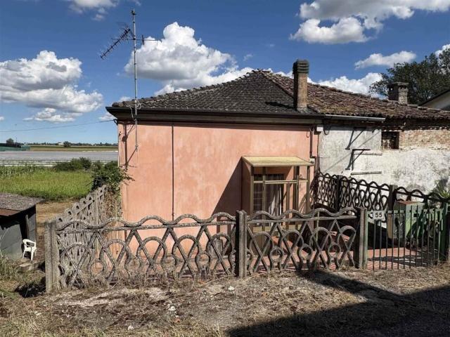Vendesi villa bifamiliare a Fratta Polesine via Basse