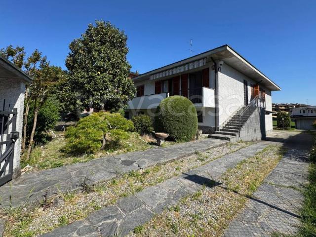 Vendesi villa bifamiliare a Ombriano, Crema