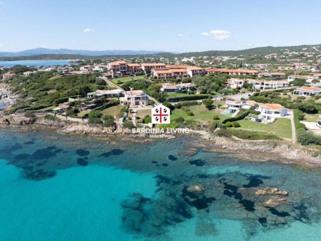 Vendesi villa bifamiliare a Olbia via Mar Morto