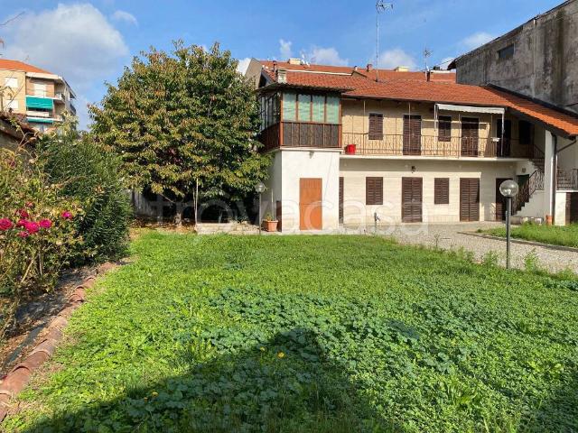 Vendesi villa bifamiliare a Orbassano via Castellazzo, 18