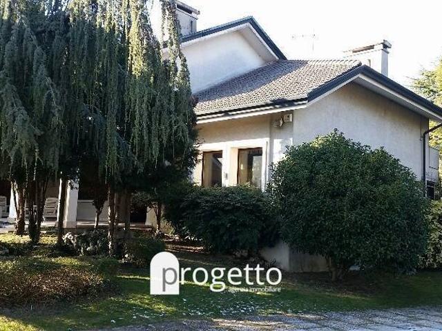 Vendesi villa bifamiliare a Longare