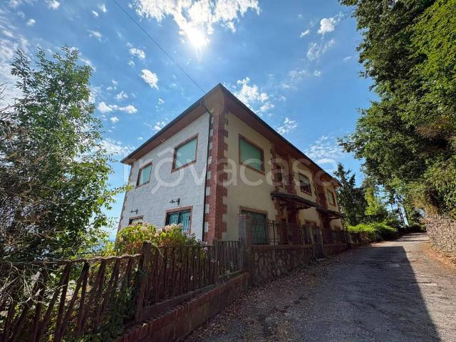 Vendesi villa bifamiliare a La Spezia via del Parodi, 69, Foce Marinasco