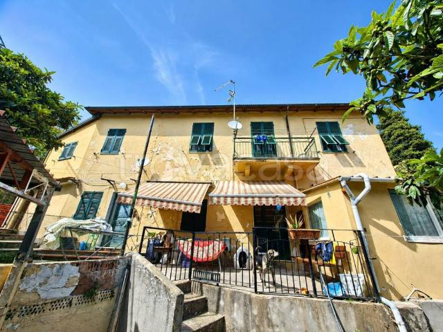 Vendesi villa bifamiliare a La Spezia via Fabio Filzi, 401, Biassa