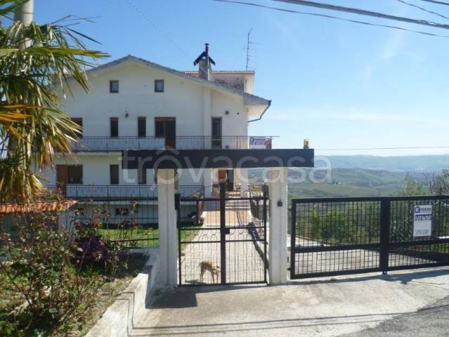 Vendesi villa bifamiliare a Lanciano