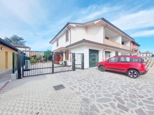 Vendesi villa bifamiliare a Luzzara